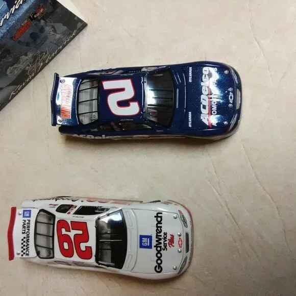 Kevin Harvick #29 Rookie Of The Year & #2 Busch Champion 1/32 Diecast 2 Car Set - Picture 4 of 10